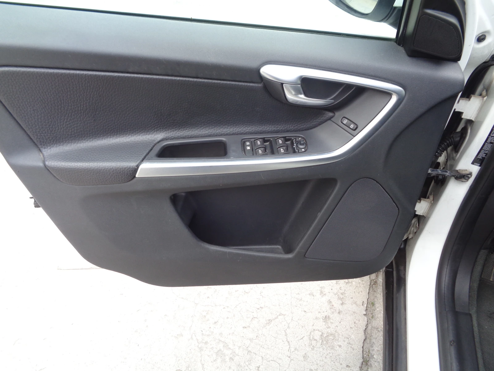 Volvo XC60 2.4D-NAVI-KAMERA-PANORAMA-BARTER-LIZING | Mobile.bg � ����������� 8