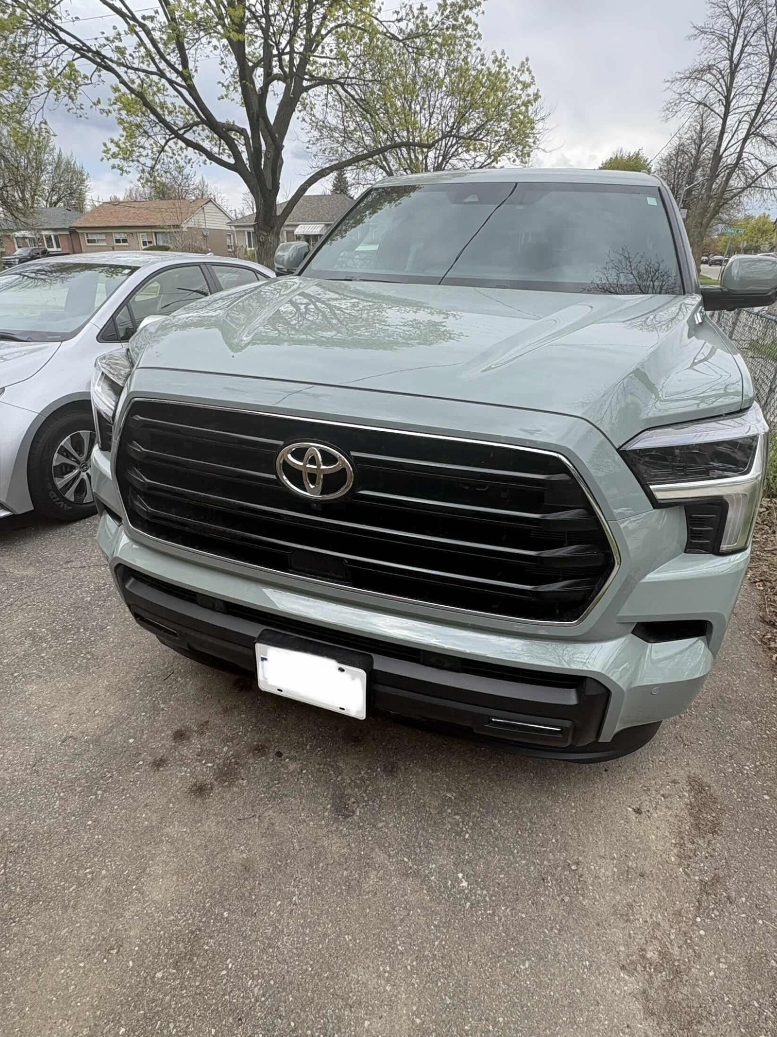 Toyota Sequoia  SR5 4WD, снимка 2 - Автомобили и джипове - 54470810