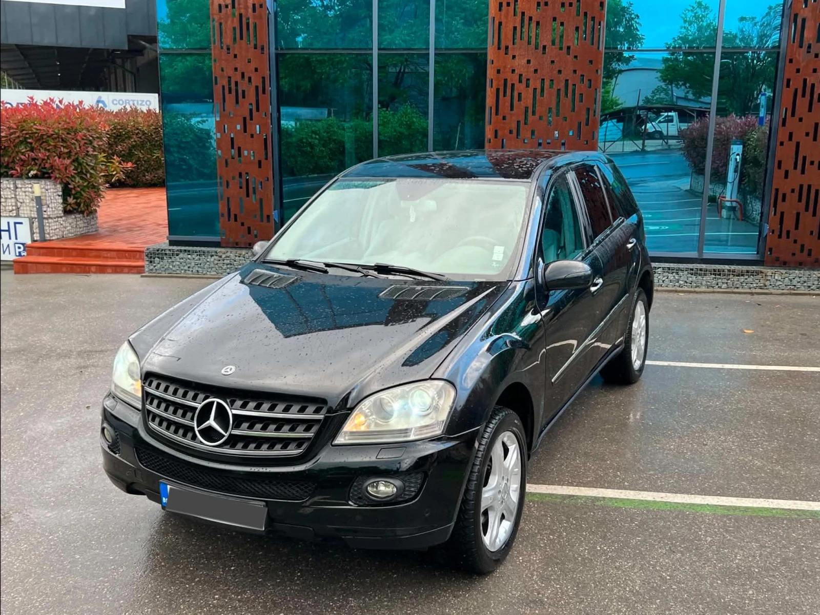 Mercedes-Benz ML 320, снимка 4 - Автомобили и джипове - 54635939