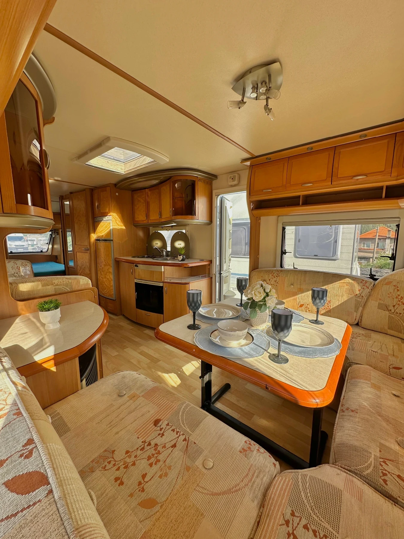 �������� Hobby Prestige 720/ ��� ����/ 9 �����/ ���� � WC/  | Mobile.bg � ����������� 6
