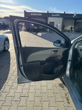 Chevrolet Aveo Хечбек, снимка 6