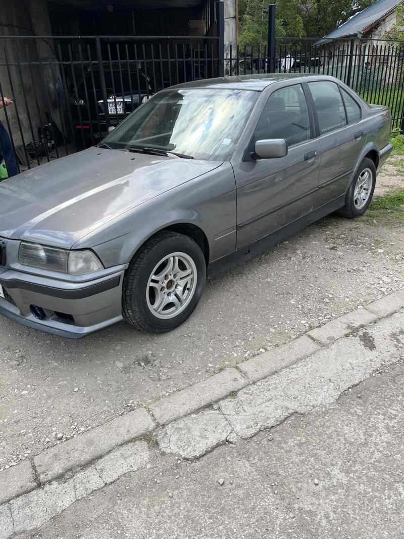 BMW 320, снимка 2 - Автомобили и джипове - 46434621