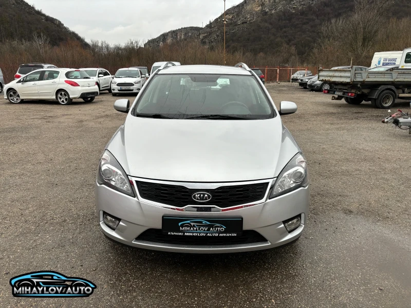 Kia Ceed 1.6i !!УНИКАТ!!, снимка 8 - Автомобили и джипове - 48659229