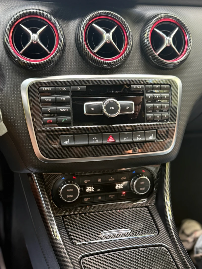 Mercedes-Benz A 200 CDI* DISTRONIC* CAMERA* OM651* РЕАЛНИ КМ, снимка 10 - Автомобили и джипове - 51761057