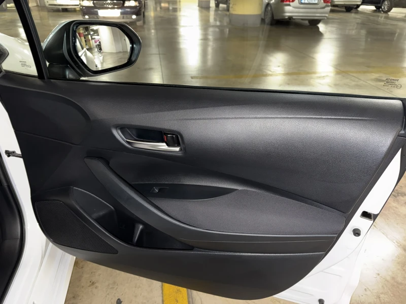 Toyota Corolla 1.5 МТ, снимка 9 - Автомобили и джипове - 51880548