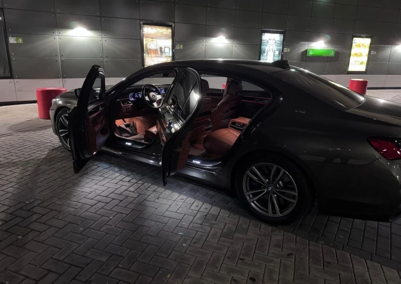 BMW 760 Li xDrive, снимка 10 - Автомобили и джипове - 52592635