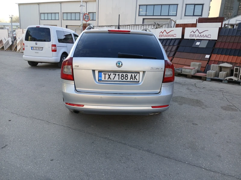Skoda Octavia 1.6 TDI, снимка 6 - Автомобили и джипове - 52800273