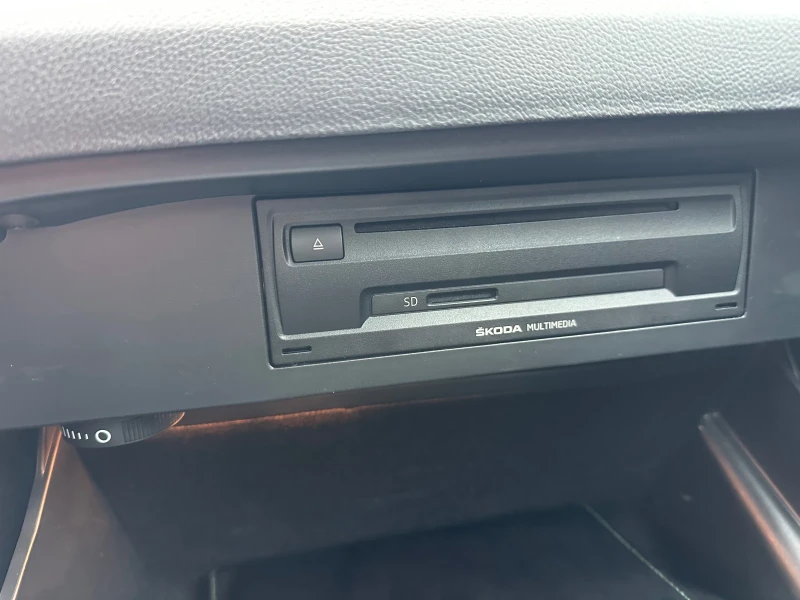 Skoda Octavia 2.0-ДИЗЕЛ-150к.с, снимка 12 - Автомобили и джипове - 52809684