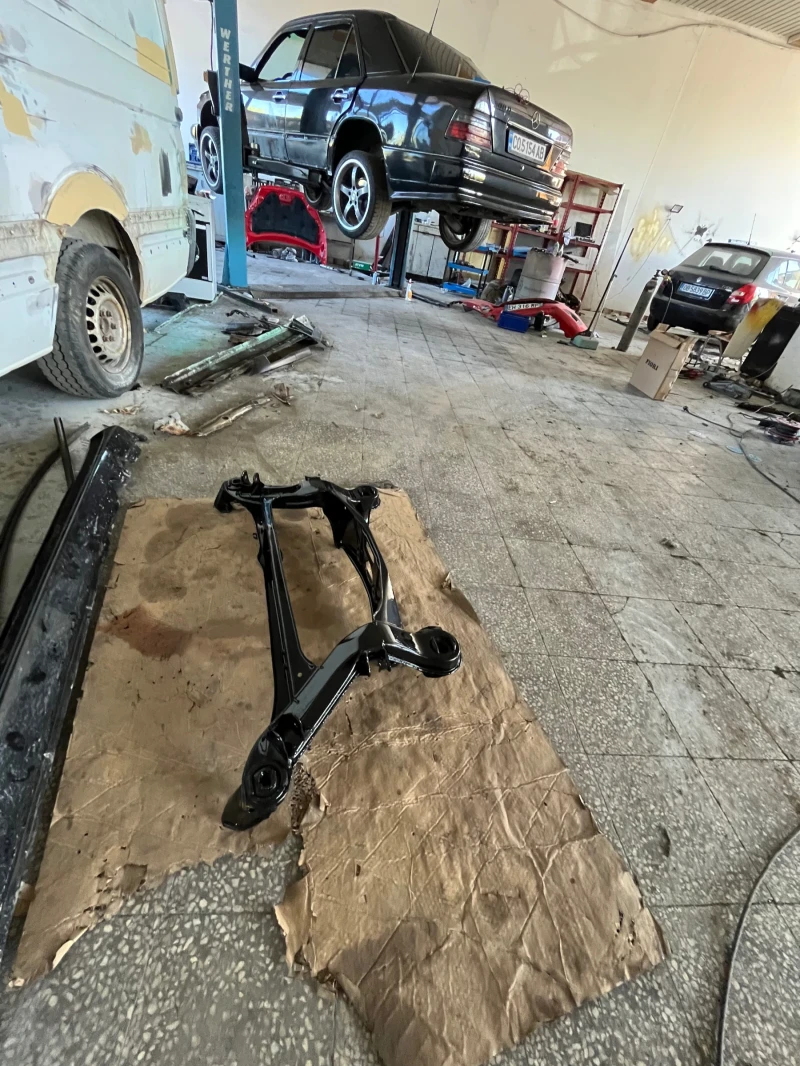 Mercedes-Benz 124, снимка 14 - Автомобили и джипове - 53480190