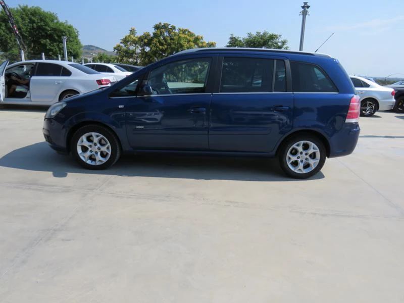 Opel Zafira B 1.9 CDTI 120кс, снимка 8 - Автомобили и джипове - 47850423