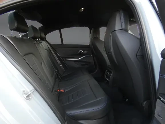 BMW 340 i M xDrive = M-Sport Package Pro = Гаранция, снимка 11 - Автомобили и джипове - 53823795