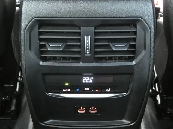 BMW 340 i M xDrive = M-Sport Package Pro = Гаранция, снимка 13 - Автомобили и джипове - 53823795