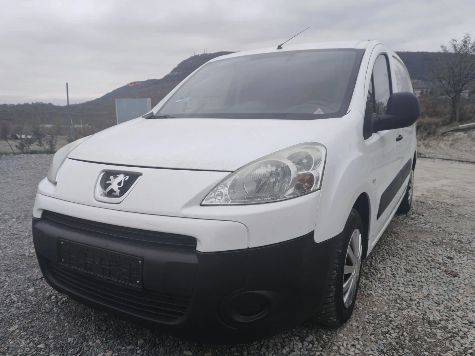 Peugeot Partner 1.6HDI 90KS 2010G - изображение 8