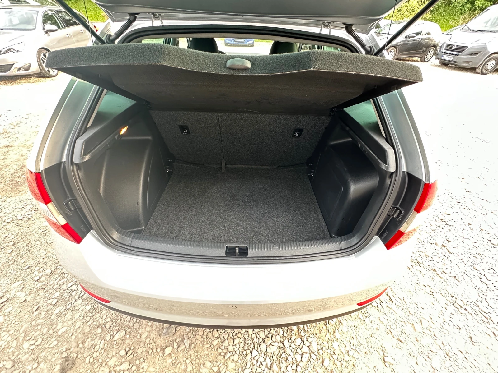 Skoda Rapid DIESEL* NAVI* XENON* EVRO5 - изображение 7