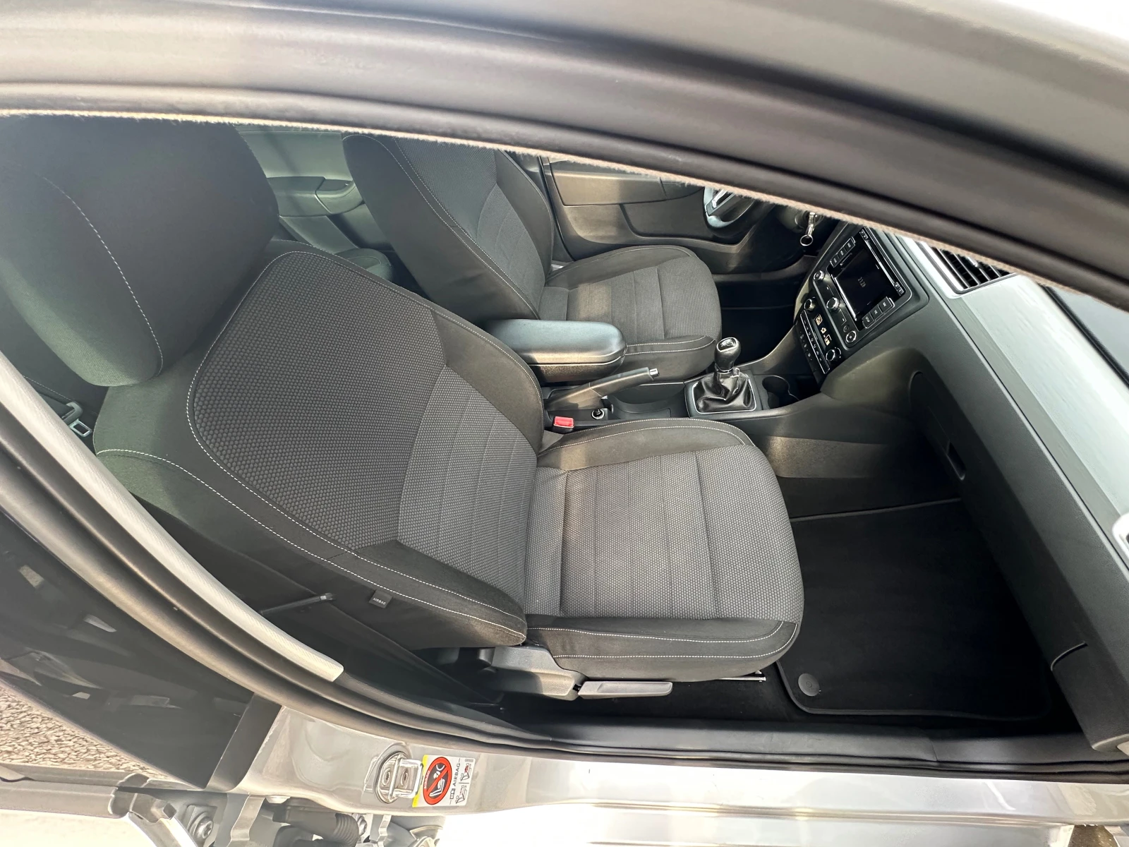 Skoda Rapid DIESEL* NAVI* XENON* EVRO5 - изображение 9