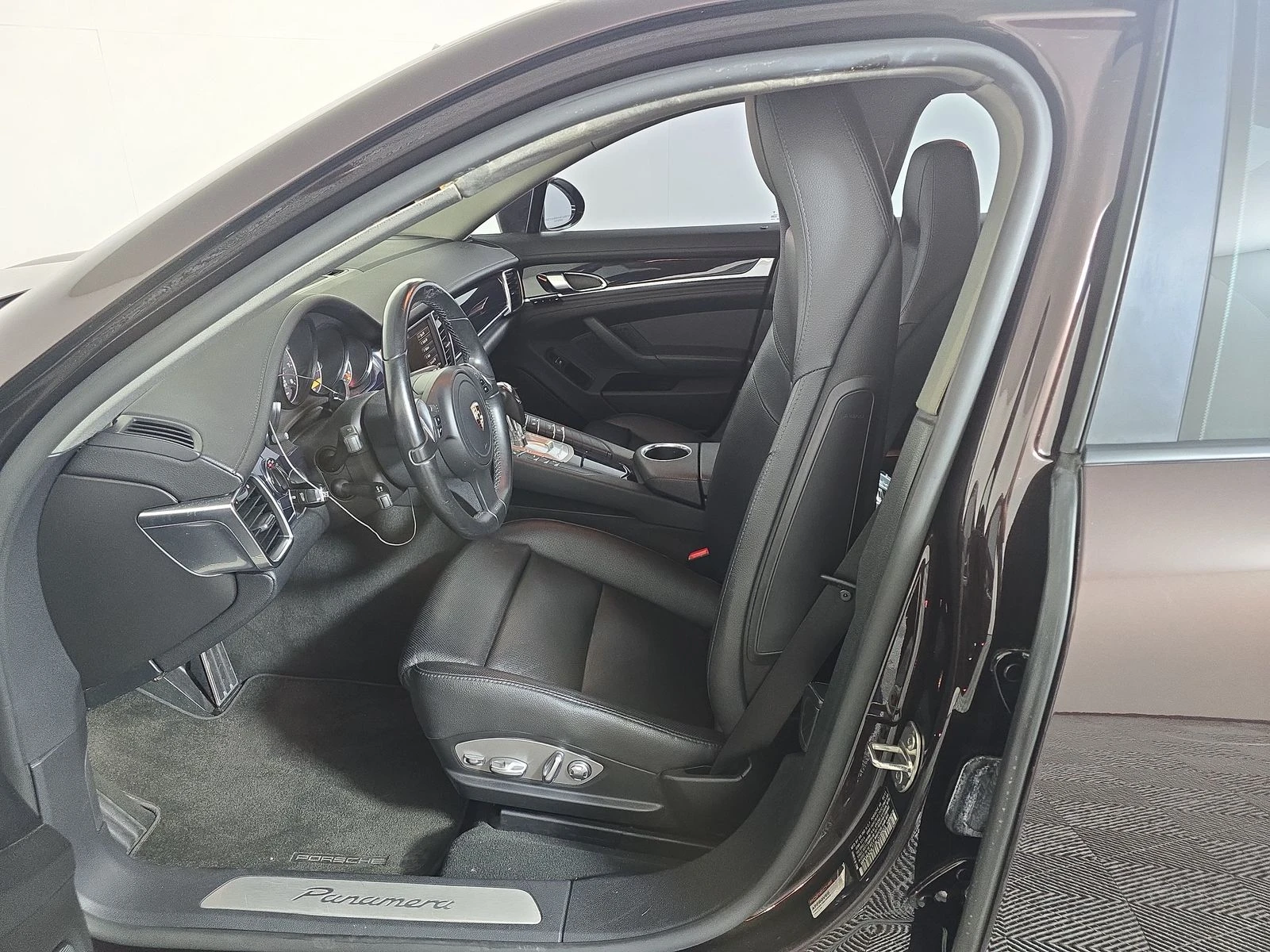 Porsche Panamera 3.6L* НОВИ ГУМИ* ШОУРУМ* ПОДГРЕВ* КАМЕРА* КАТО НОВ - изображение 10