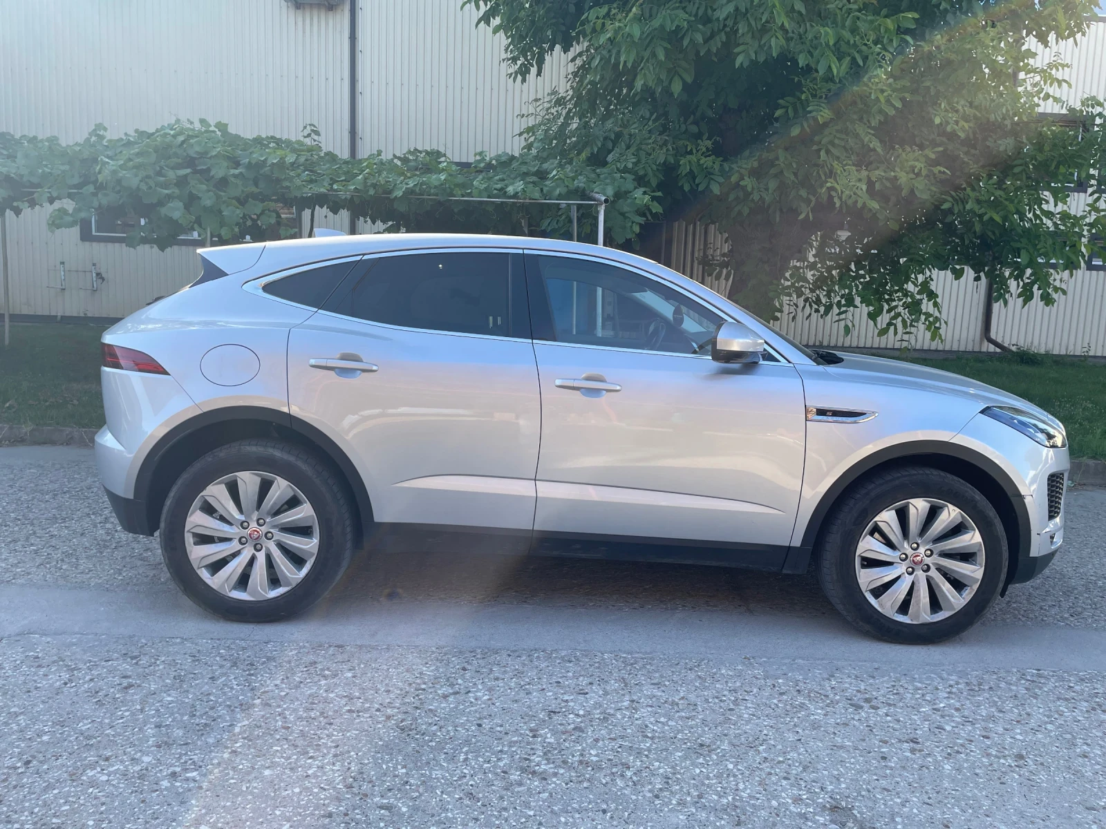 Jaguar E-pace  - изображение 3
