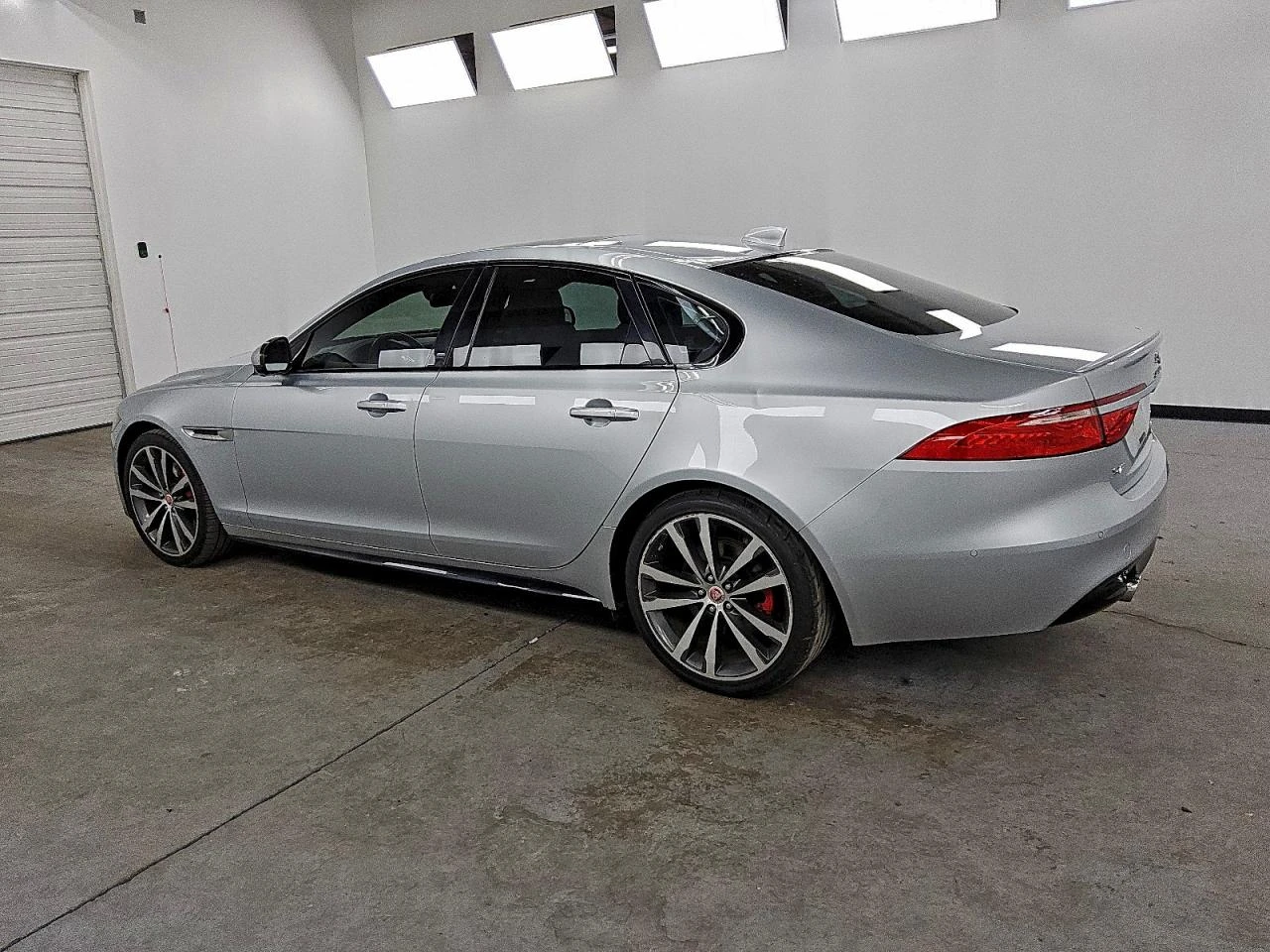 Jaguar Xf S* Meridian* 360* DISTRONIC* КОЖА* ПОДГРЕВ* ОБДУХ - изображение 2