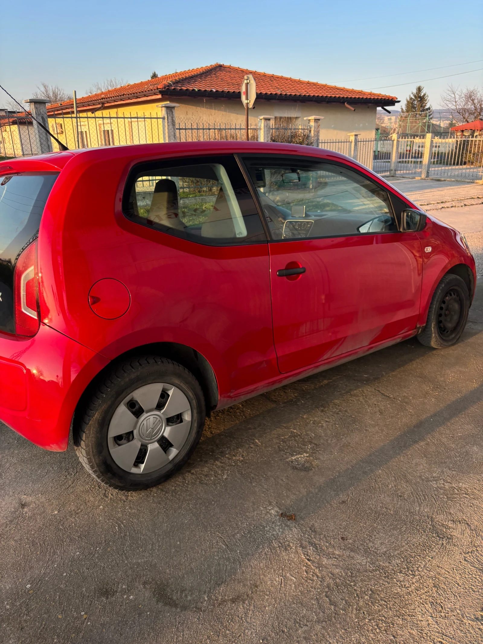VW Up, снимка 3 - Автомобили и джипове - 53712156