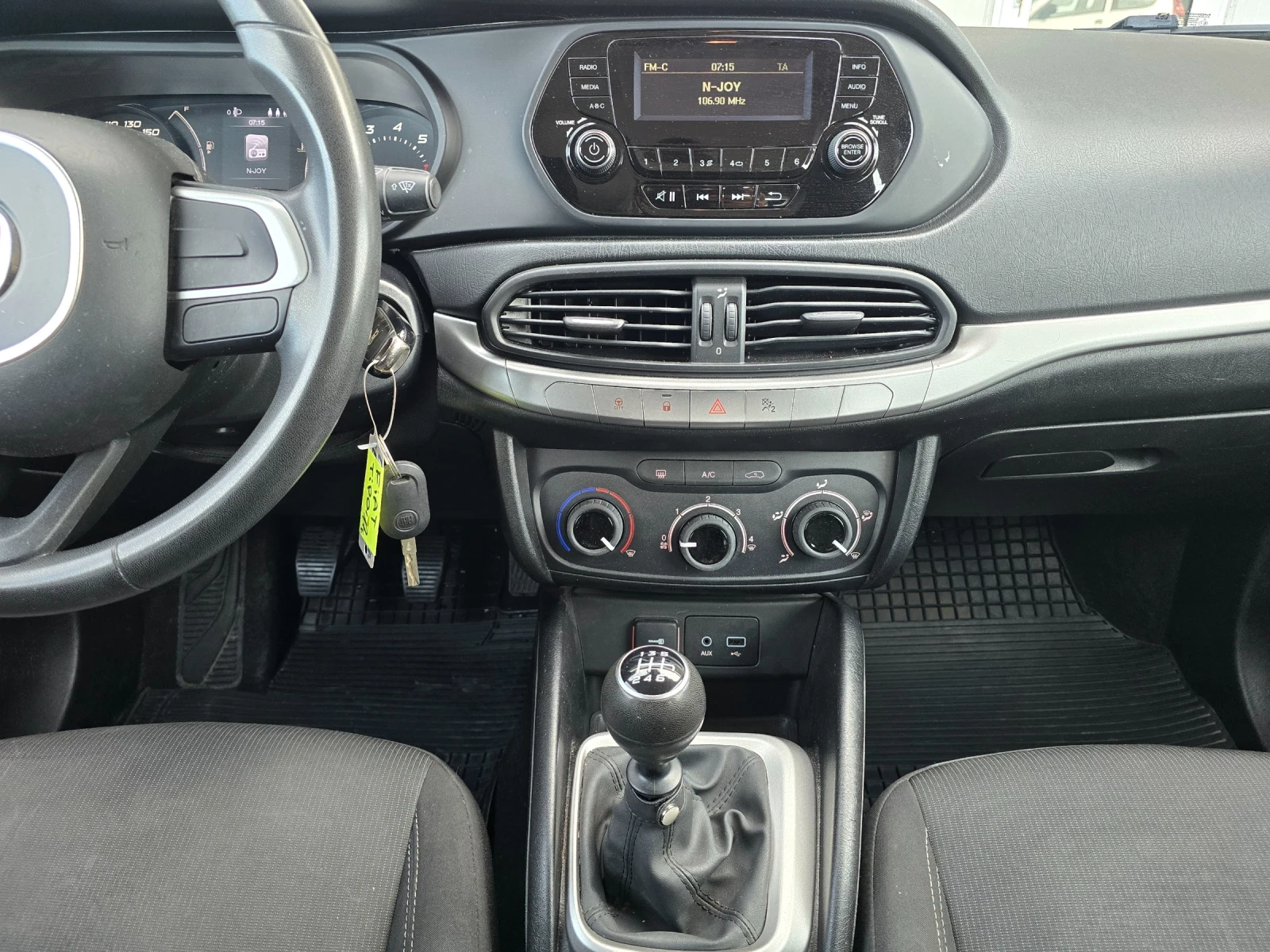 Fiat Tipo 1.4i 95кс EURO 6B 94000 км.!!!, снимка 13 - Автомобили и джипове - 53783990