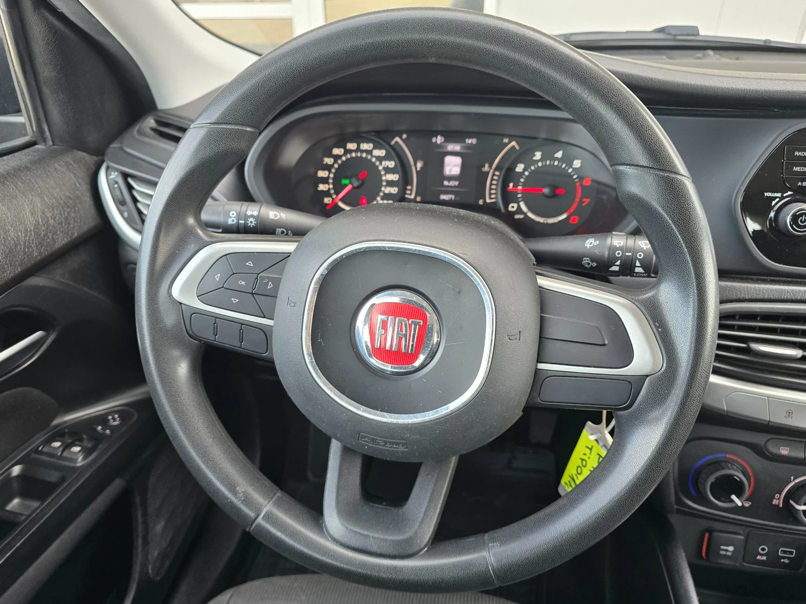 Fiat Tipo 1.4i 95кс EURO 6B 94000 км.!!!, снимка 12 - Автомобили и джипове - 53783990