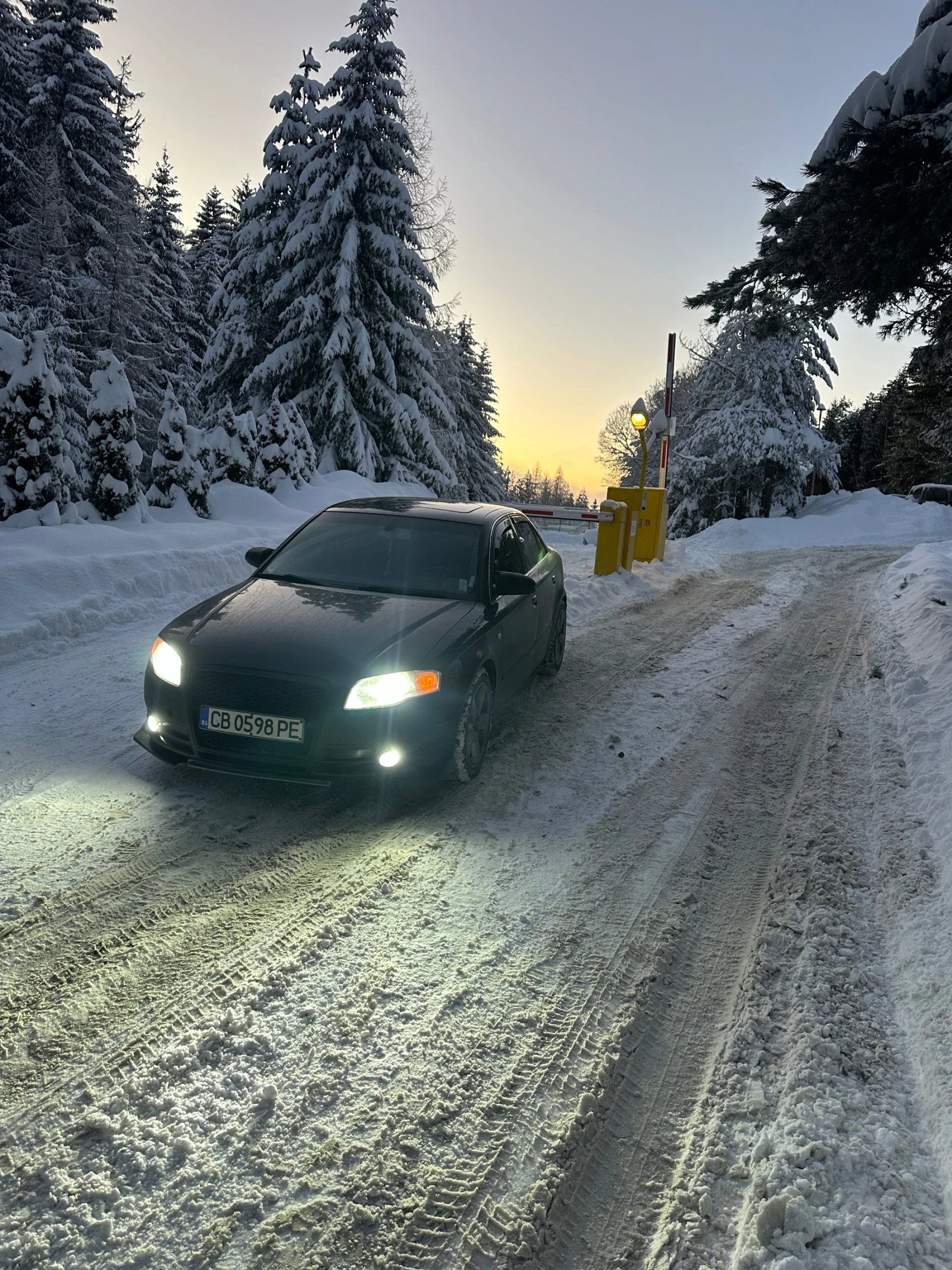 Audi A4 2.0TDI, снимка 8 - Автомобили и джипове - 54047310