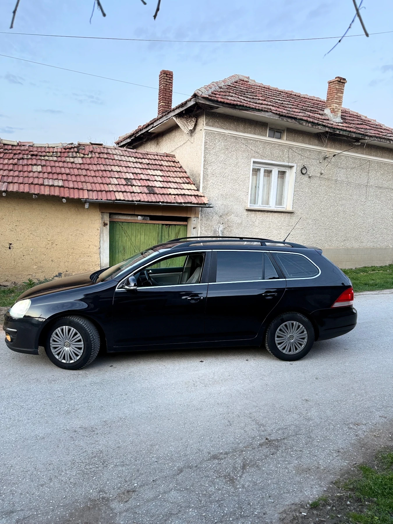 VW Golf 1.9tdi, снимка 3 - Автомобили и джипове - 54646373