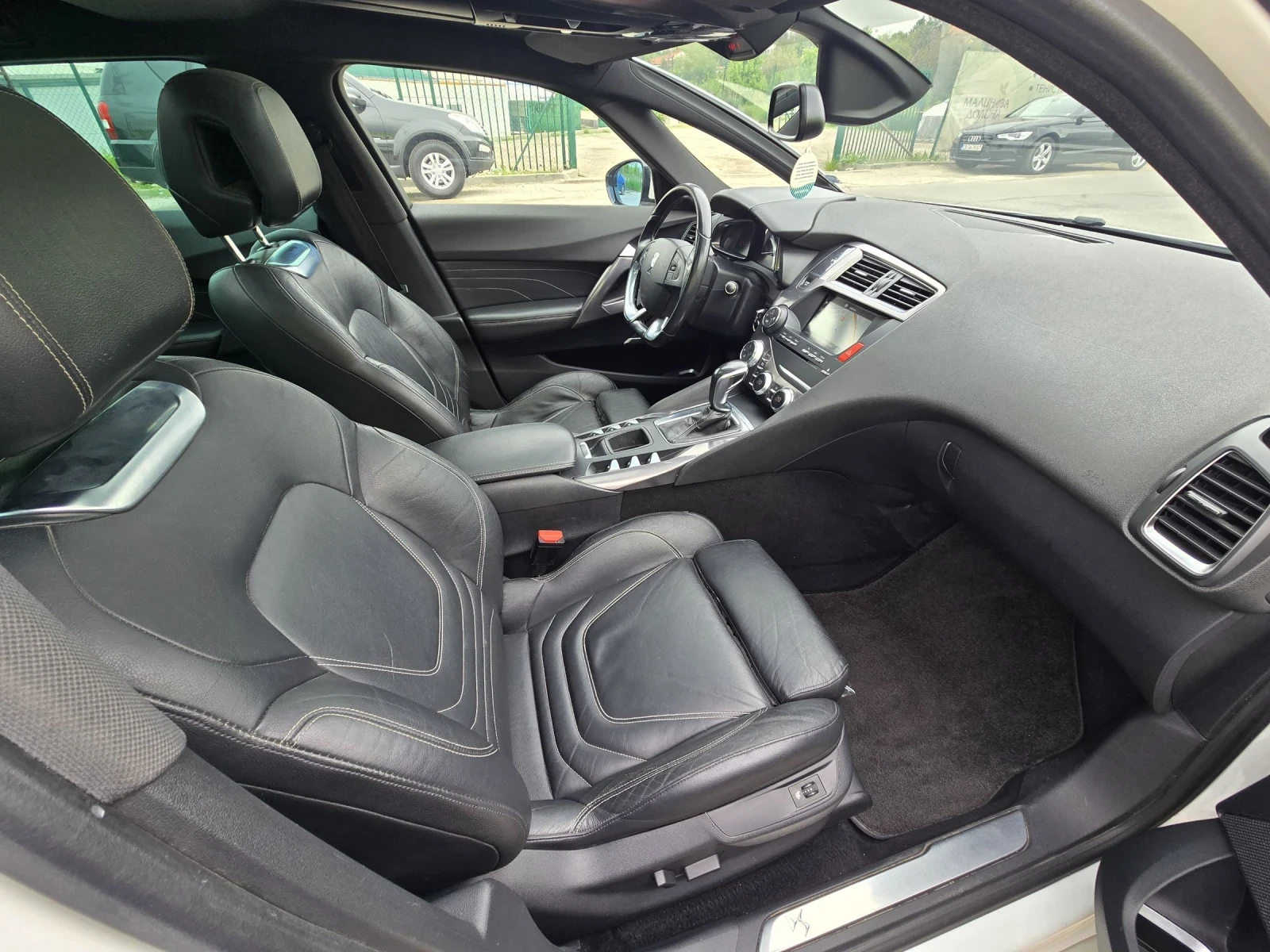Citroen DS5 FACE/EXCLUSIVE/AUTO/НАПЪЛНО ОБСЛУЖЕН, снимка 12 - Автомобили и джипове - 54465820