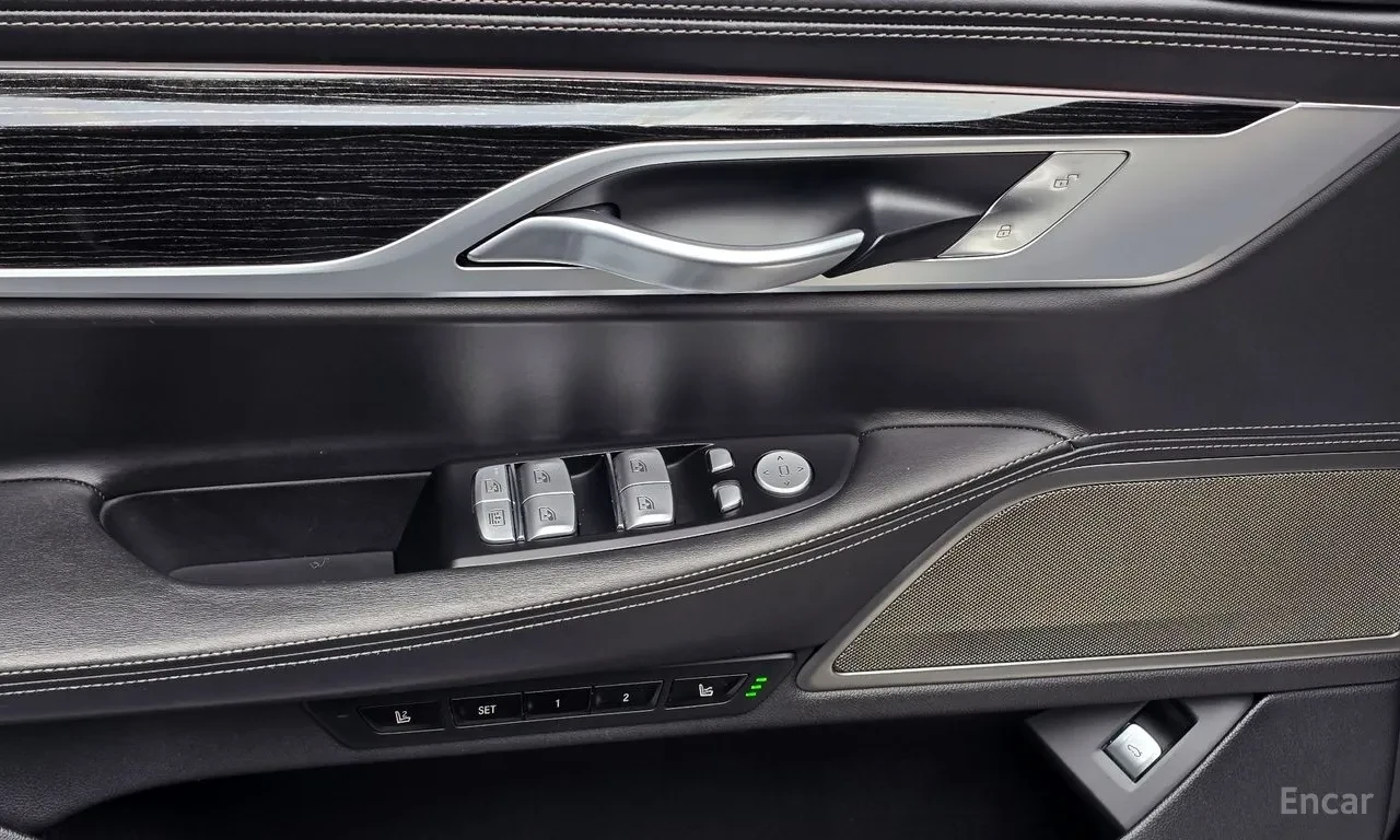 BMW 740 Li / XDRIVE / M / 360 / 3хTV / МАСАЖИ / ЛИЗИНГ, снимка 13 - Автомобили и джипове - 54827515