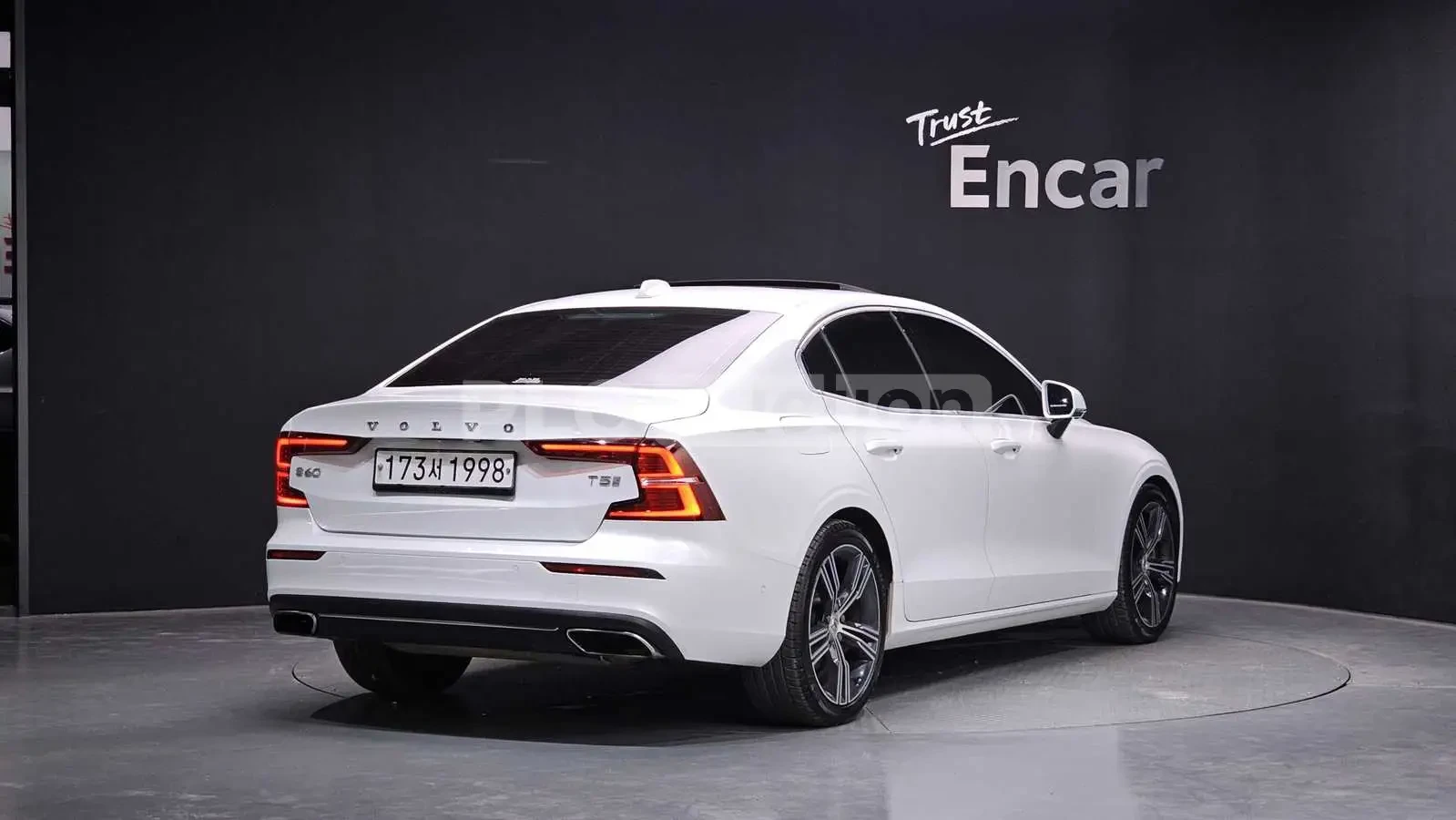 Volvo S60 T5 INSCRIPTION #УНИКАТ# HEAD UP, снимка 2 - Автомобили и джипове - 54967981