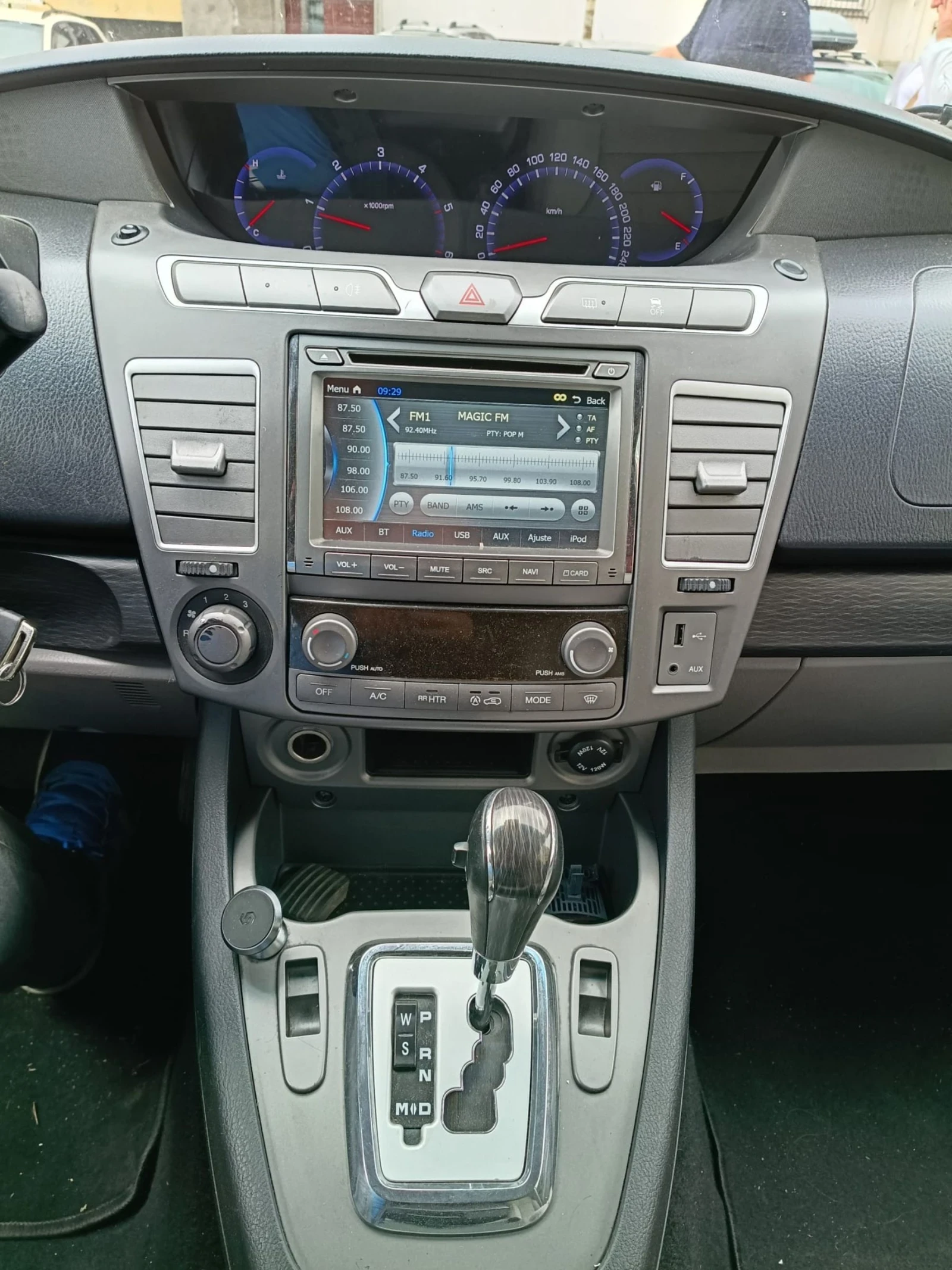 SsangYong Rodius 2, 2 Euro6w 7 места, снимка 8 - Автомобили и джипове - 55008988