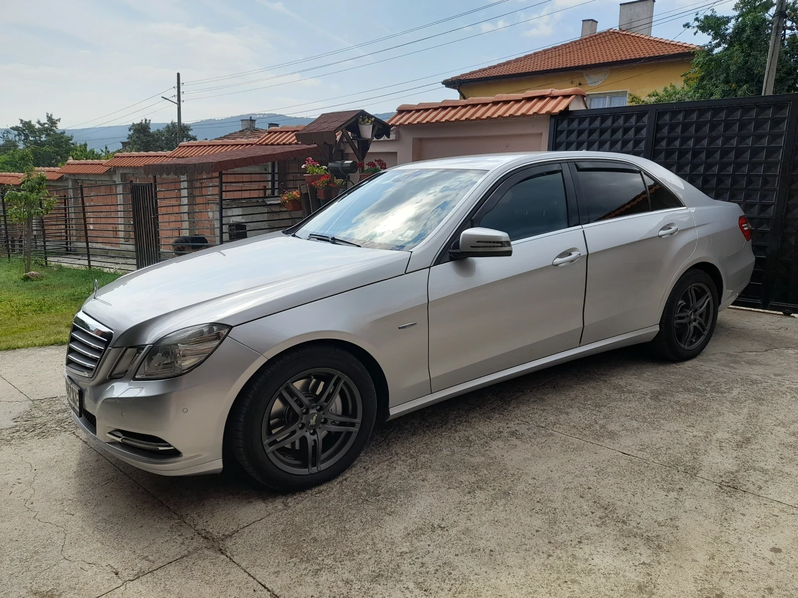 Mercedes-Benz E 350, снимка 11 - Автомобили и джипове - 55144985