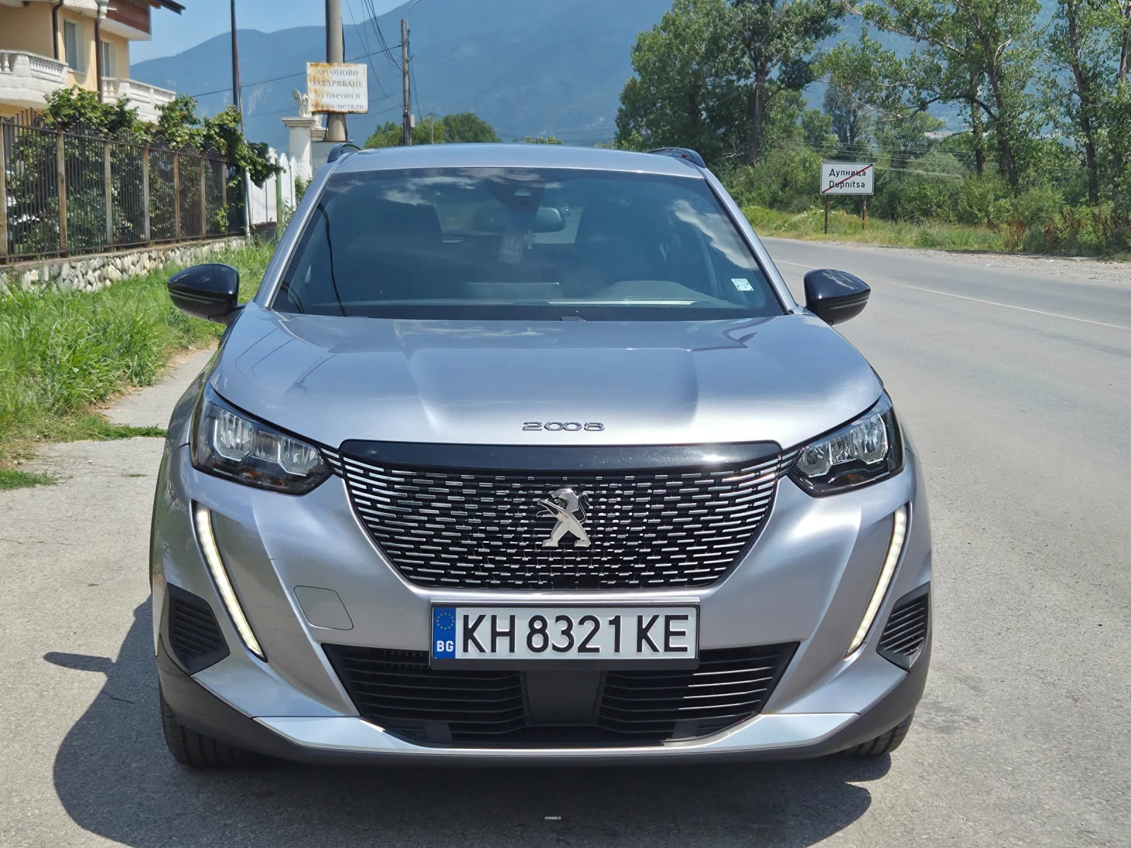 Peugeot 2008 1.2 Allure Tech, снимка 6 - Автомобили и джипове - 55278185