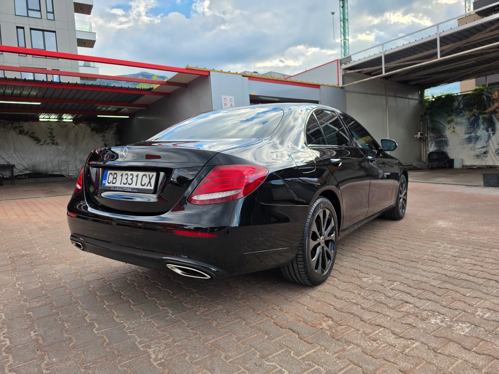 Mercedes-Benz E 400 4Matic Business+ Night Package Widescreen, снимка 6 - Автомобили и джипове - 55333060
