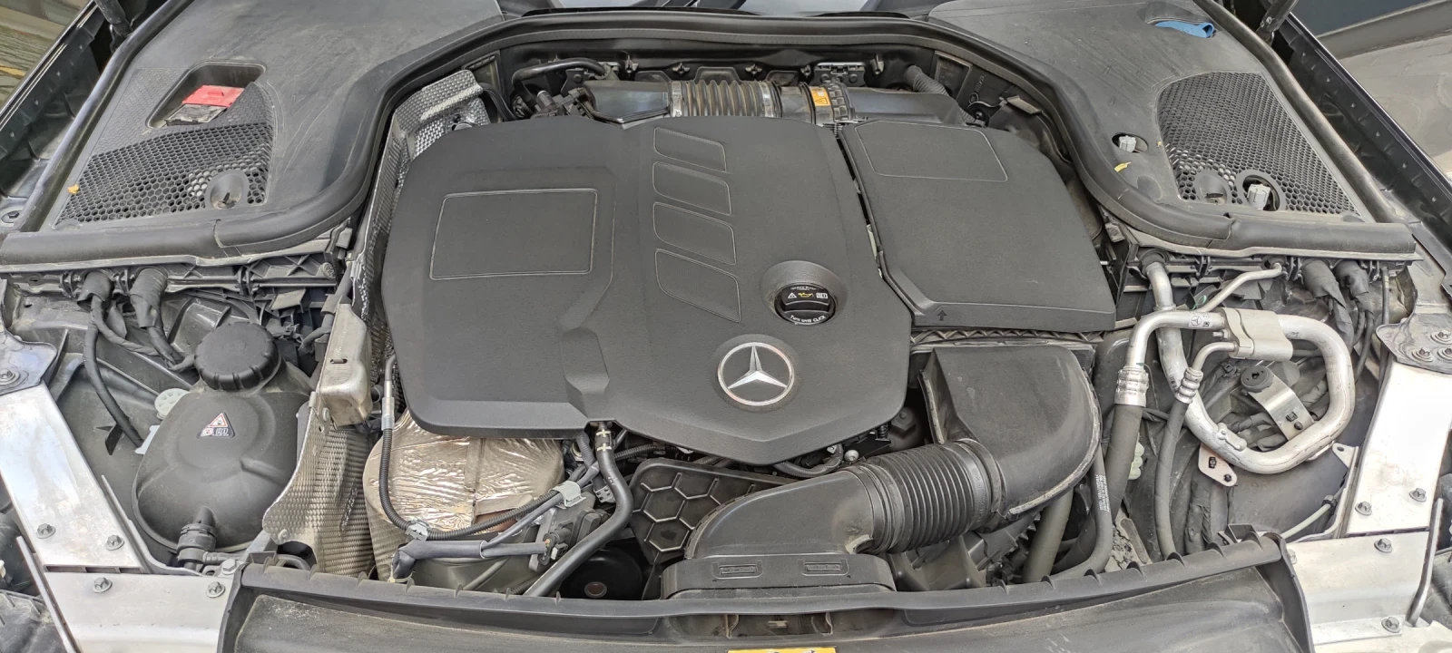 Mercedes-Benz E 220, снимка 12 - Автомобили и джипове - 55372033