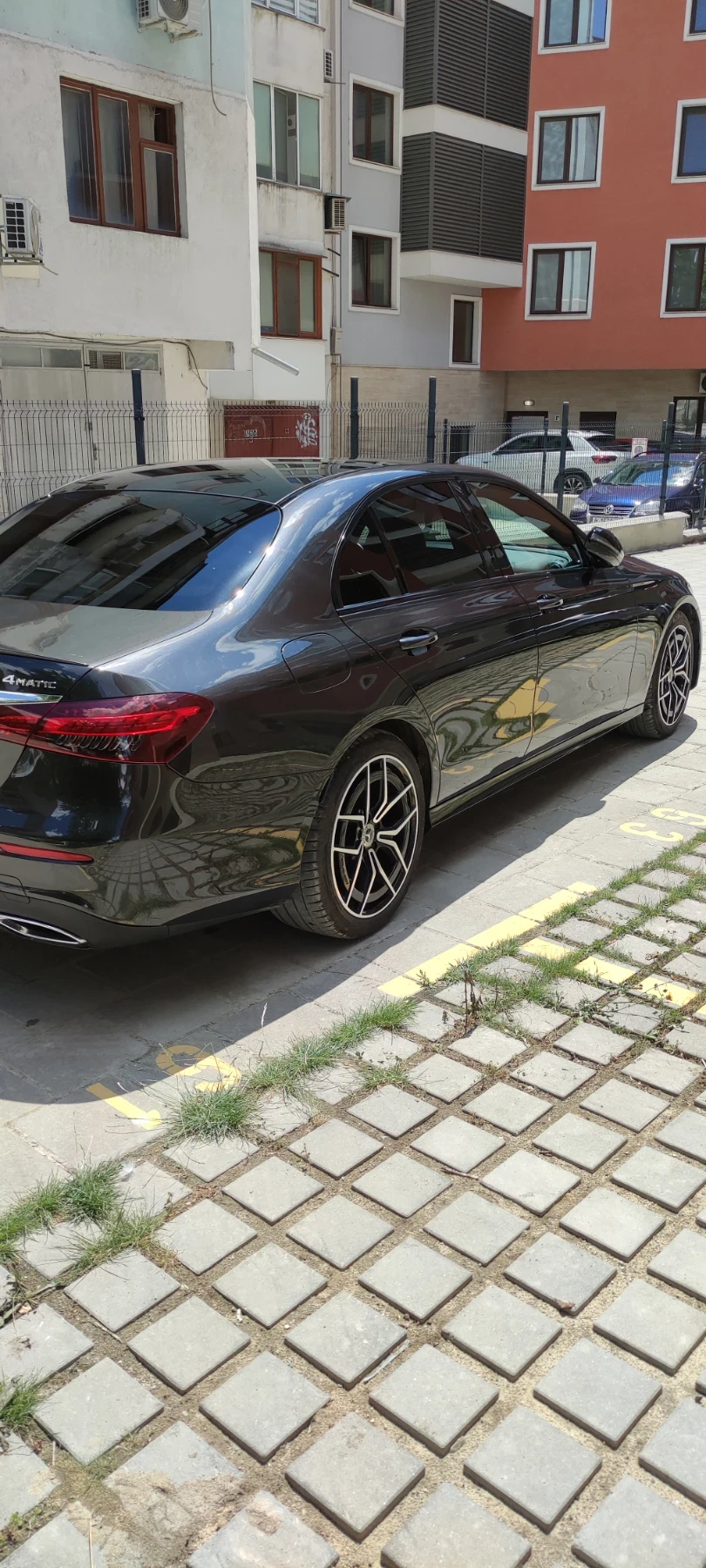 Mercedes-Benz E 220, снимка 4 - Автомобили и джипове - 55372033