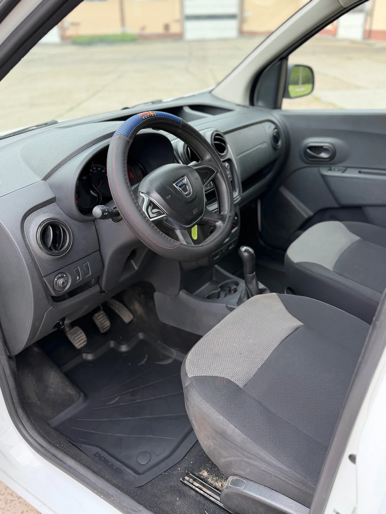 Dacia Dokker, снимка 5 - Автомобили и джипове - 55392669