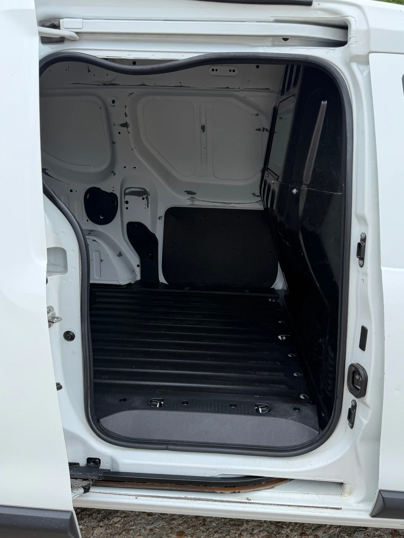Dacia Dokker, снимка 9 - Автомобили и джипове - 55392669