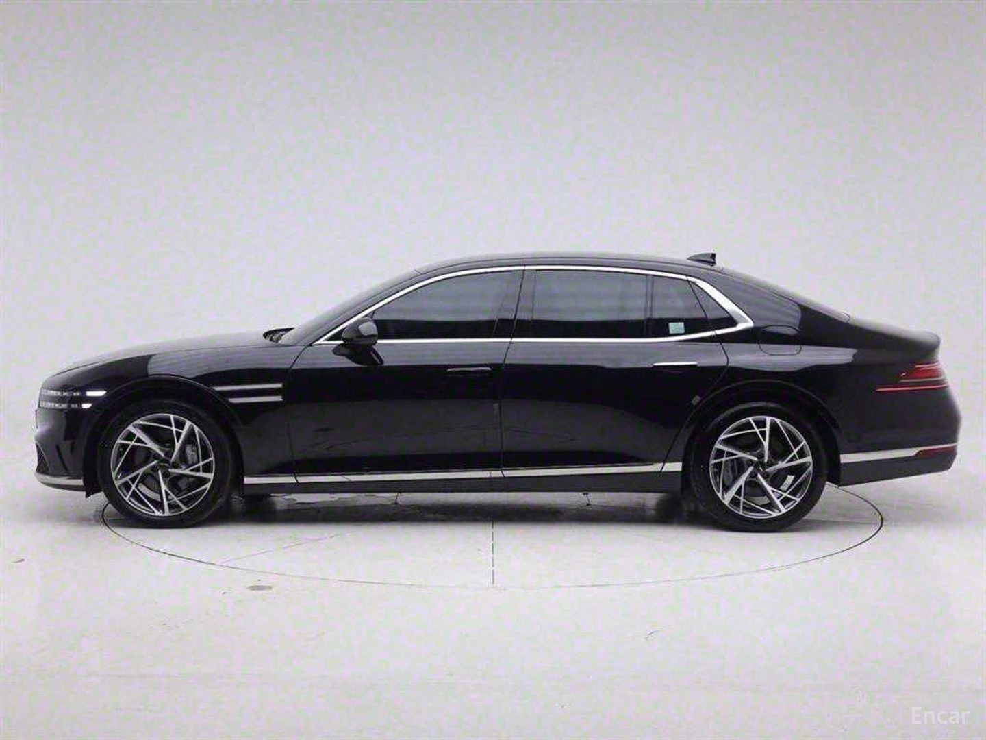 Genesis G90 3.5 Turbo AWD* КОЖА* ОБДУХВ* НАВИ, снимка 3 - Автомобили и джипове - 55508731