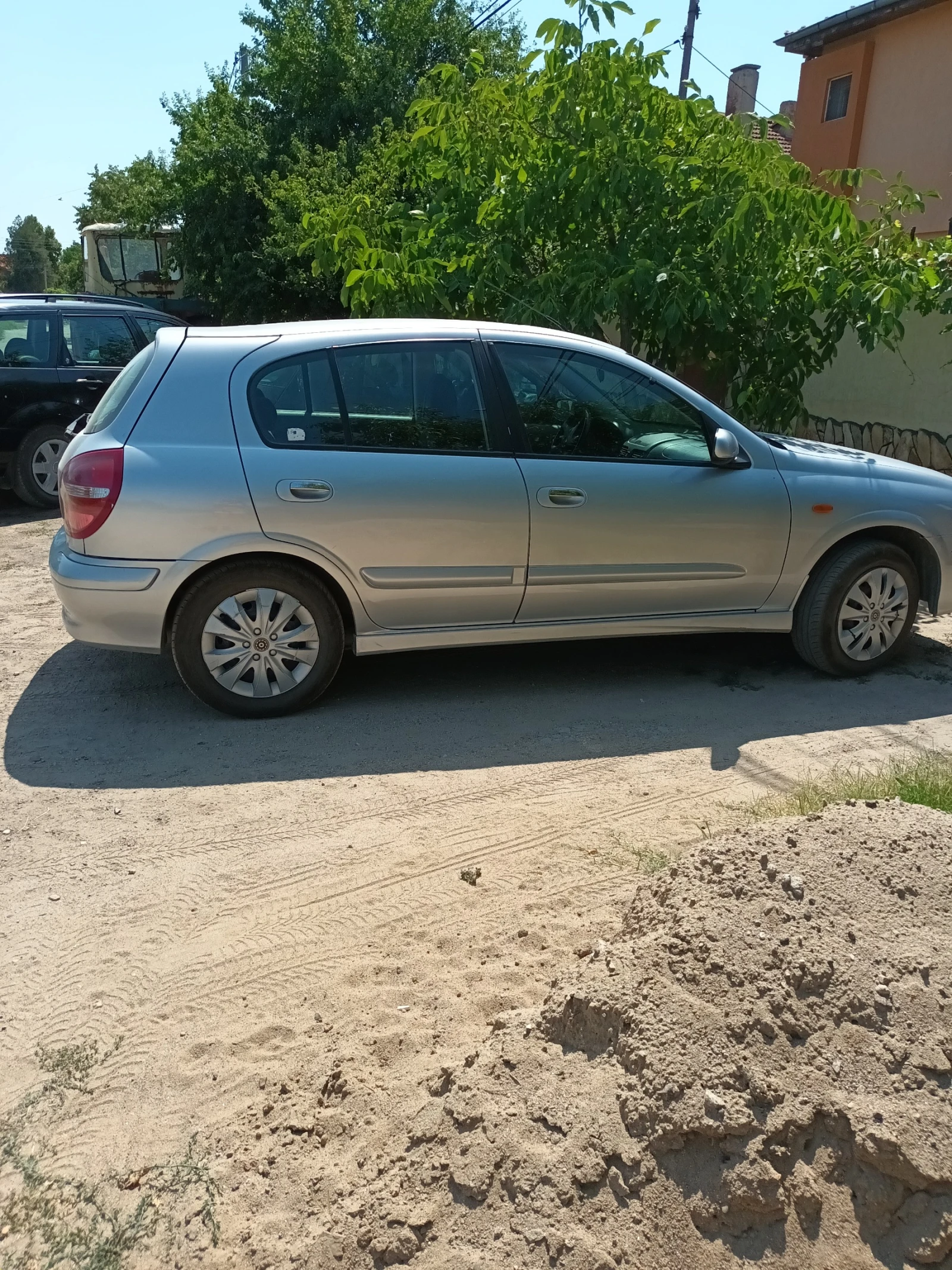 Nissan Almera