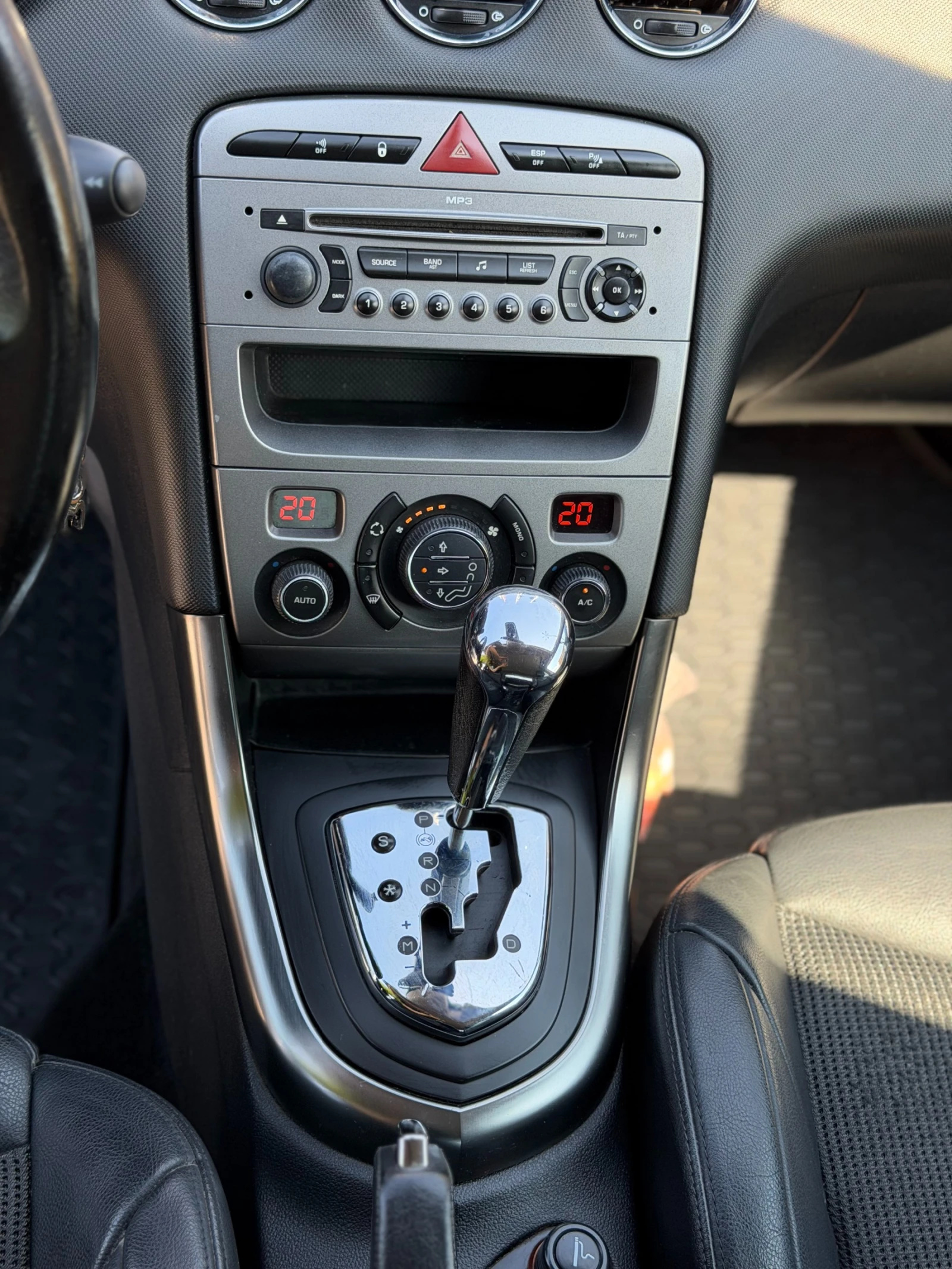 Peugeot 308 2.0 TDI 136hp, снимка 10 - Автомобили и джипове - 56153518
