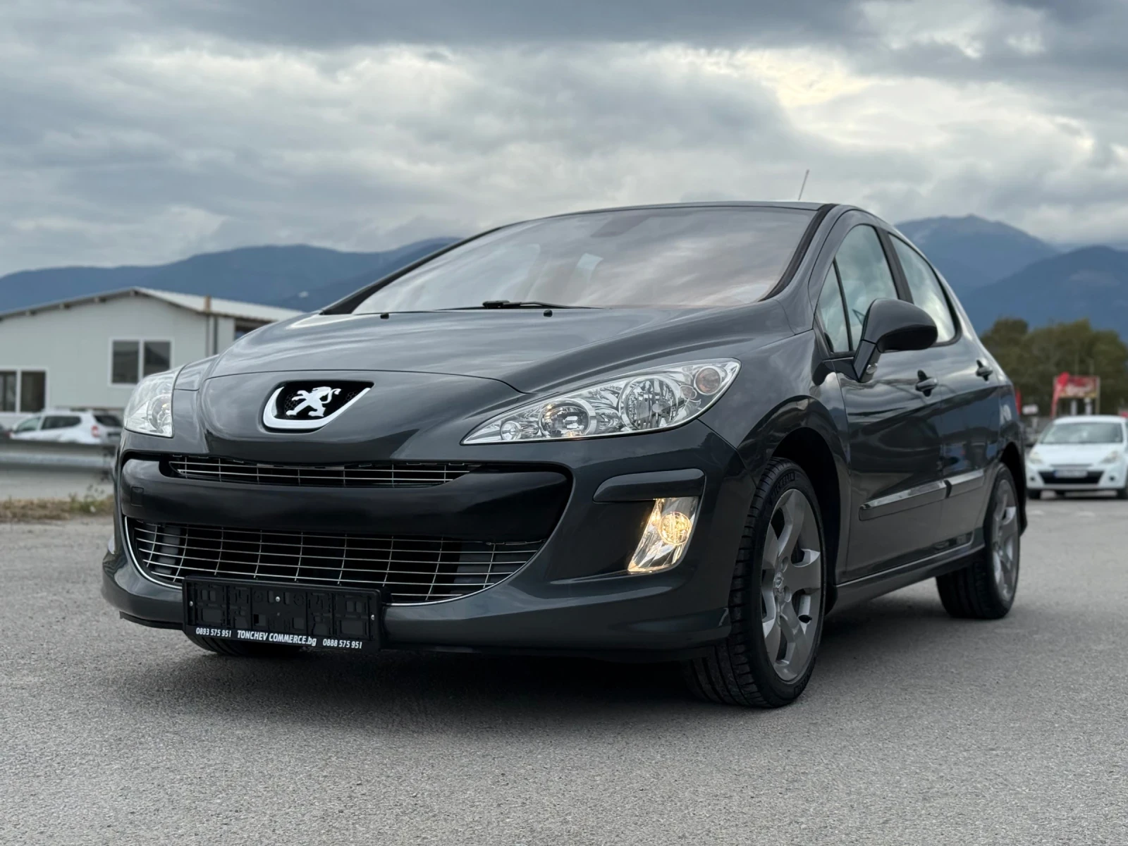 Peugeot 308 1.6-HDI-6-speed-ПАНОРАМА-АВТОПИЛОТ-КАТО НОВА, снимка 3 - Автомобили и джипове - 56274635