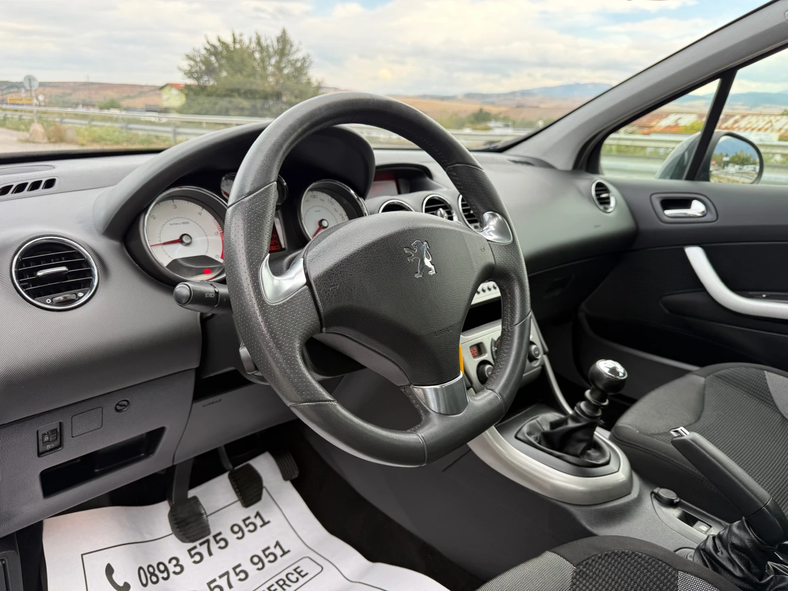 Peugeot 308 1.6-HDI-6-speed-ПАНОРАМА-АВТОПИЛОТ-КАТО НОВА, снимка 7 - Автомобили и джипове - 56274635