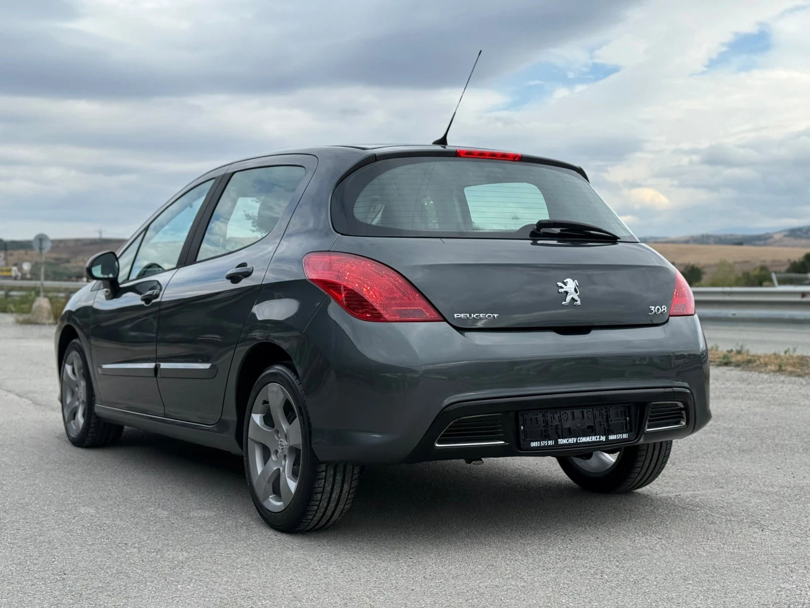 Peugeot 308 1.6-HDI-6-speed-ПАНОРАМА-АВТОПИЛОТ-КАТО НОВА, снимка 4 - Автомобили и джипове - 56274635