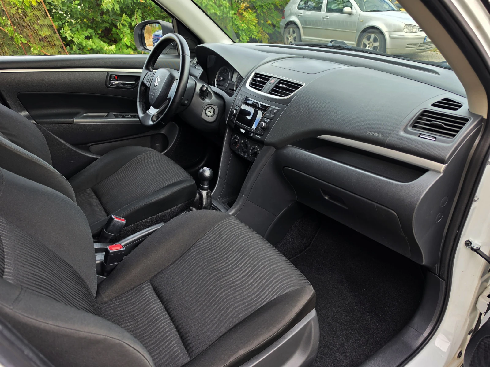 Suzuki Swift 1.3 DDIS GL, снимка 11 - Автомобили и джипове - 56506368