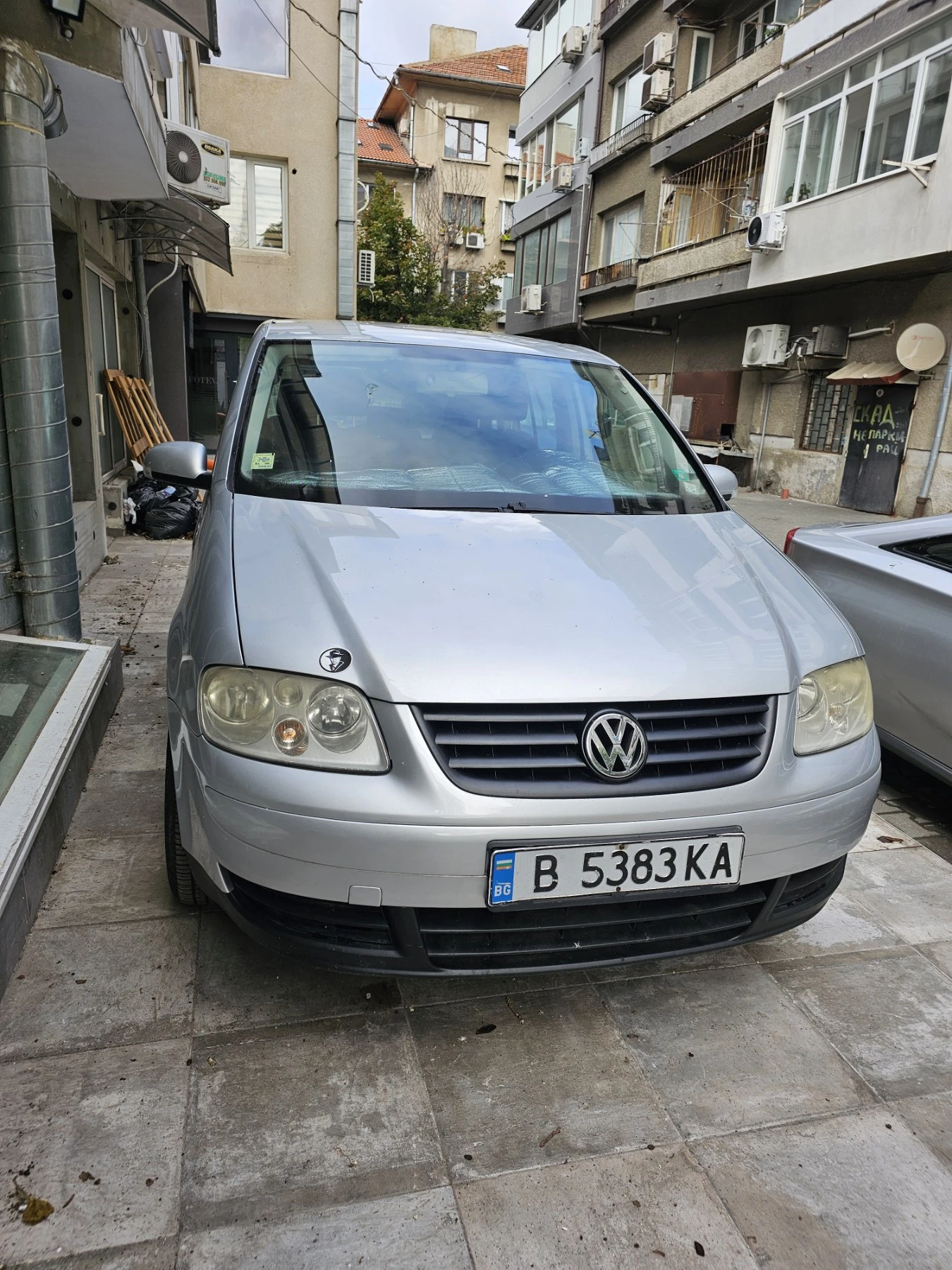 VW Touran, снимка 4 - Автомобили и джипове - 56529914