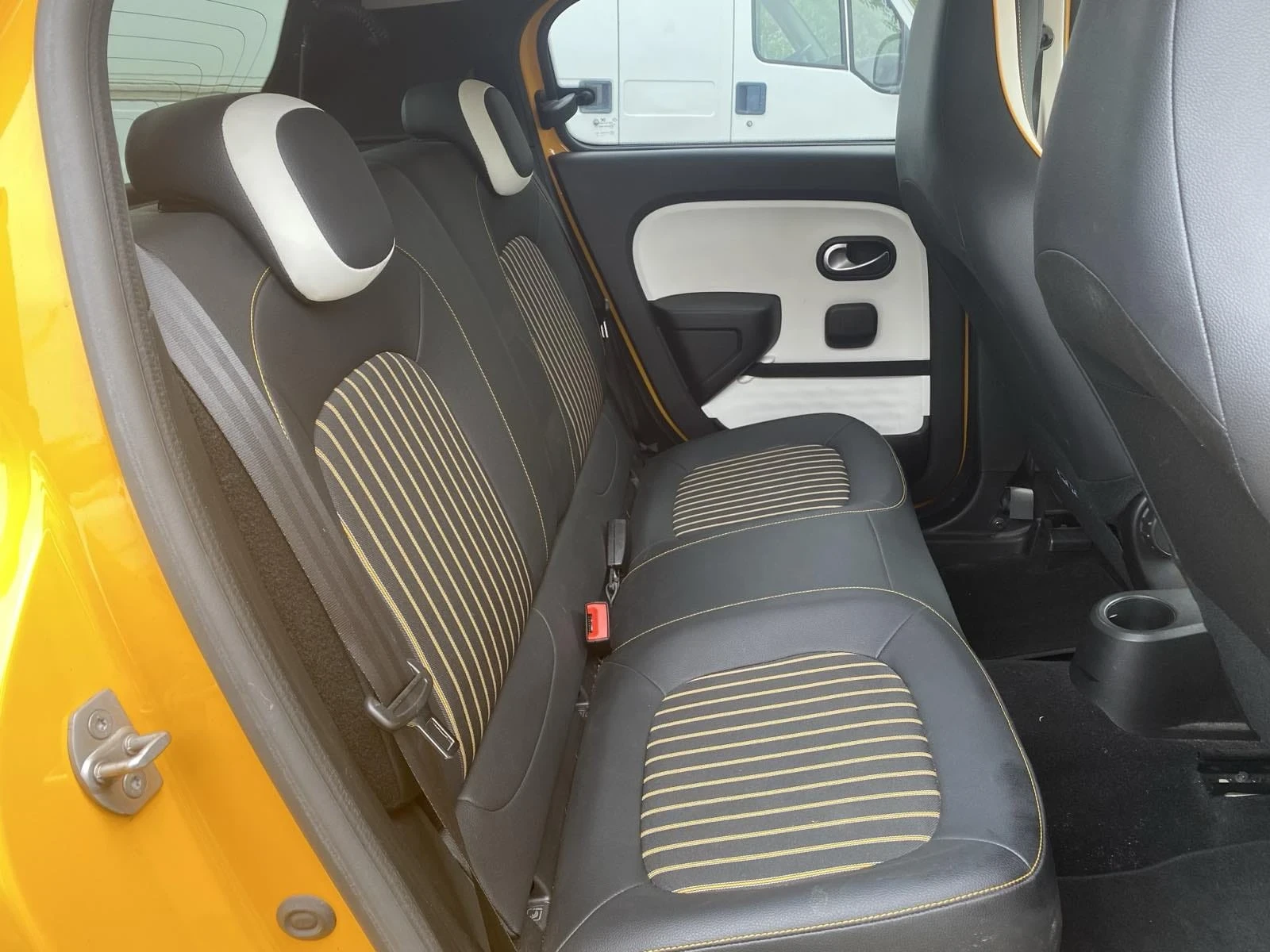 Renault Twingo 900TCE FACELIFT, снимка 7 - Автомобили и джипове - 56546036