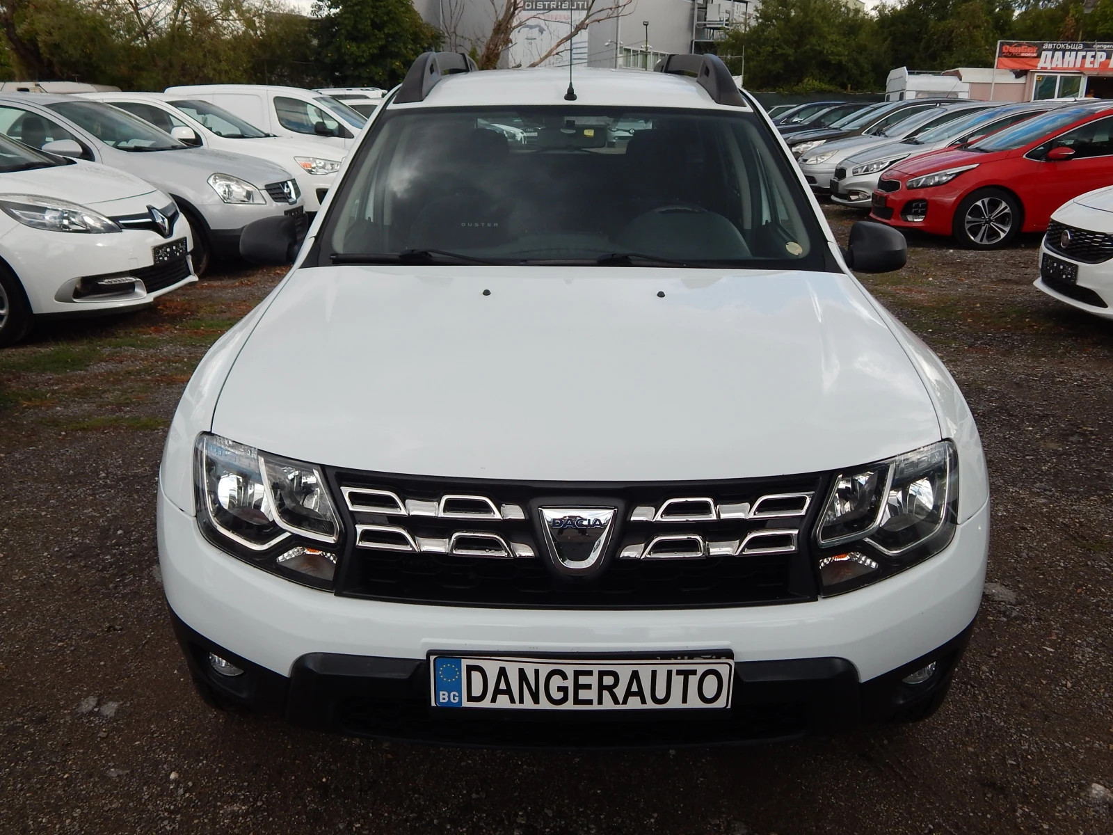 Dacia Duster 1.5DCI* ПЕРФЕКТНА*  - изображение 2