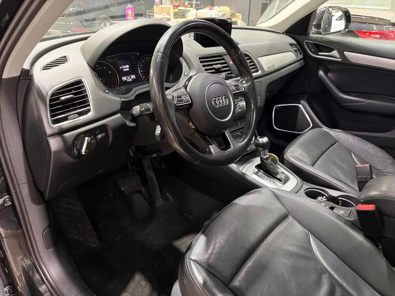 Audi Q3 TECHNIK QUATTRO * LED* ПОДГРЕВИ* ПАНОРАМА* КАМЕРА*, снимка 7 - Автомобили и джипове - 53930128