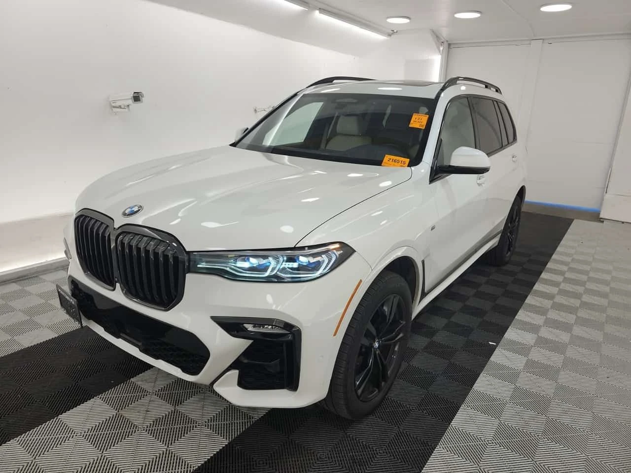 BMW X7 M50I| SWAROWSKI| SKY LOUNGE| МАСАЖИ| 7 МЕСТЕН| 